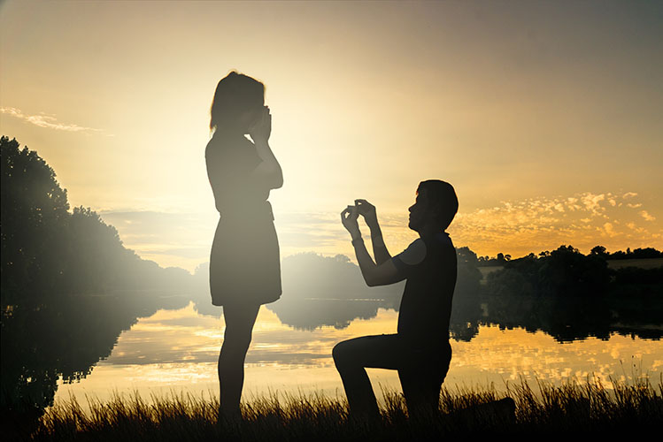 young-couple-wedding-proposal