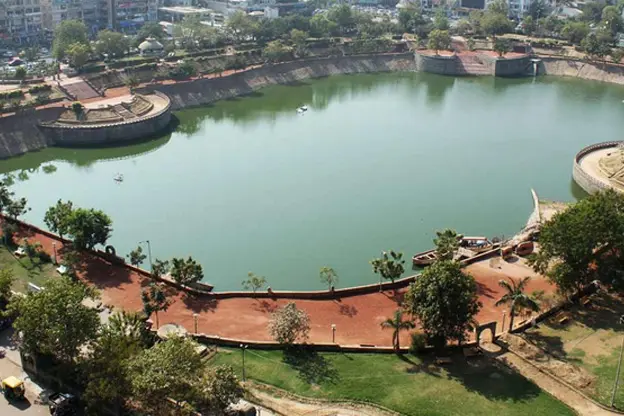 Vastrapur Lake