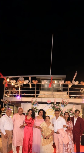 277x500-Party-Boat-Page-3