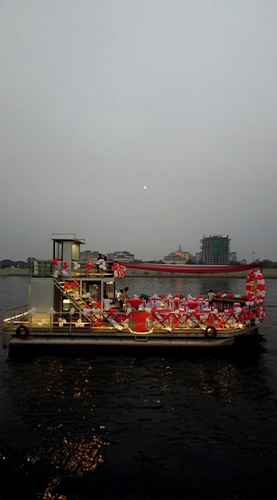 277x500-Party-Boat-Page-5