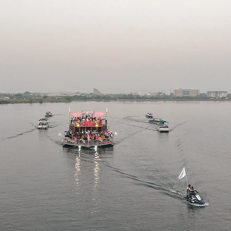 450x450-Boat-Parade-Wedding