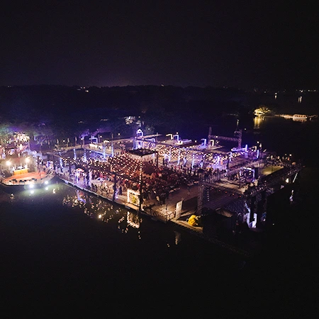 450x450-Floating-Stage-Wedding