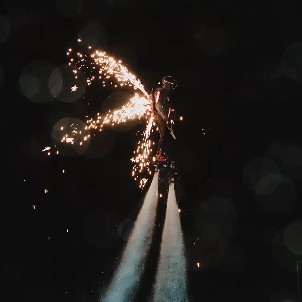 FlyBoard-Stunt-Show_4_11zon