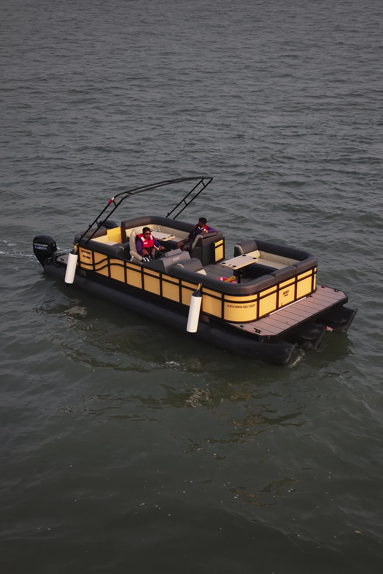 Pontoon(Yellow) 1320 x 1978