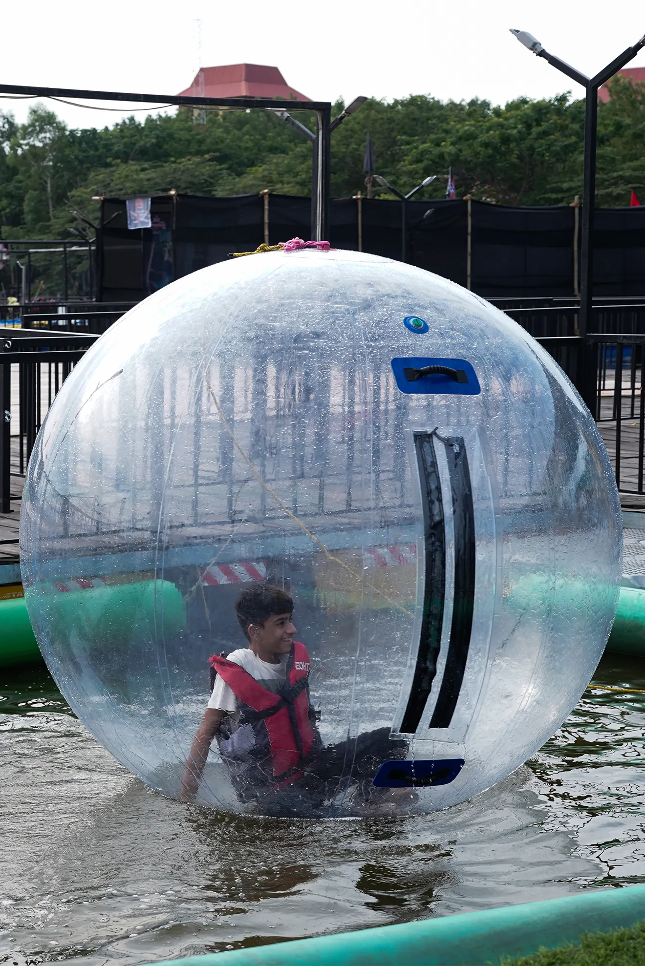 Zorbing Ball1320 x 1978